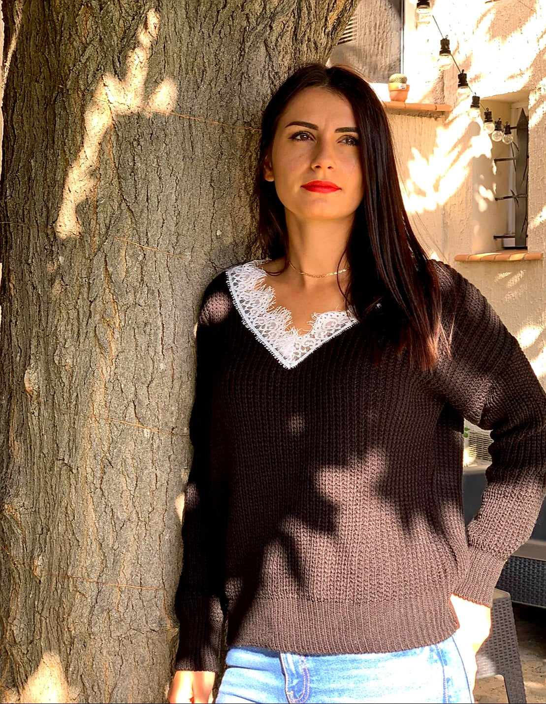 Pull en col V avec sa dentelle