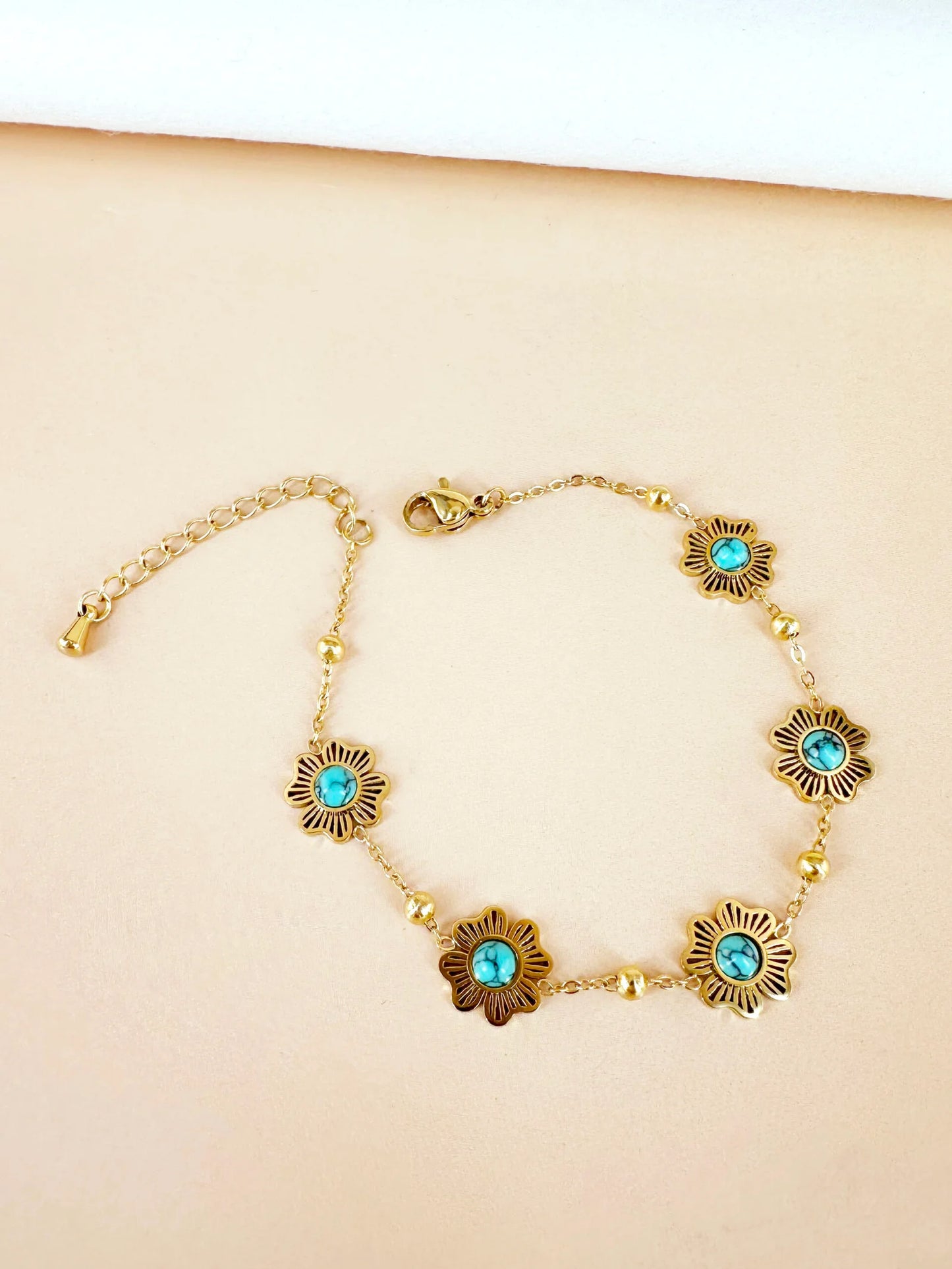 Bracelet Léa avec fleurs et perles turquoise